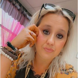 Meet your Posher, Kayla